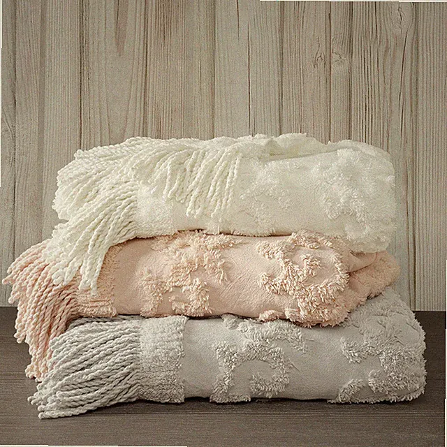 Madison Park 100% Cotton Tufted Chenille Lightweight Throw with Tassles 50x60"