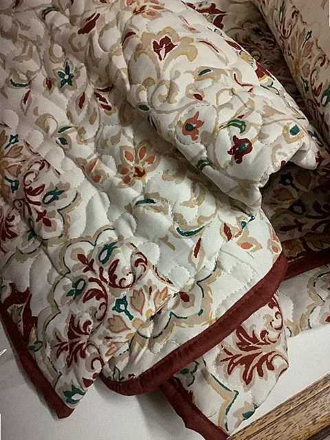 Madison Park Burgundy Medallion XL Twin Quilt 69inx95in NO SHAM