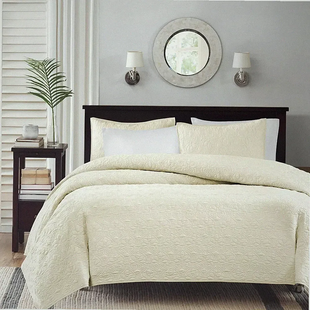 MADISON PARK QUEBEC FULL/ QUEEN QUILT SET IVORY SHAMS DAMASK