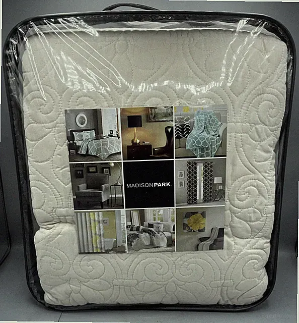 Madison Park Reversible Bedspread Set - Ivory-Queen Brand NEW