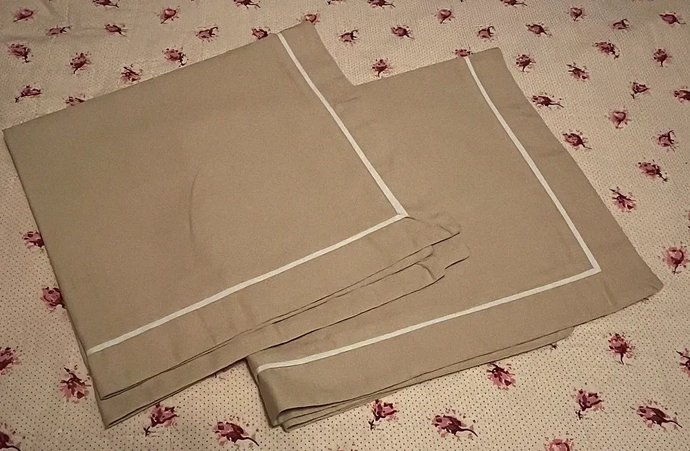 Pair Madison Park Euro Shams 100% Cotton Tan w/White Trim Fits 26”x26” NWOT